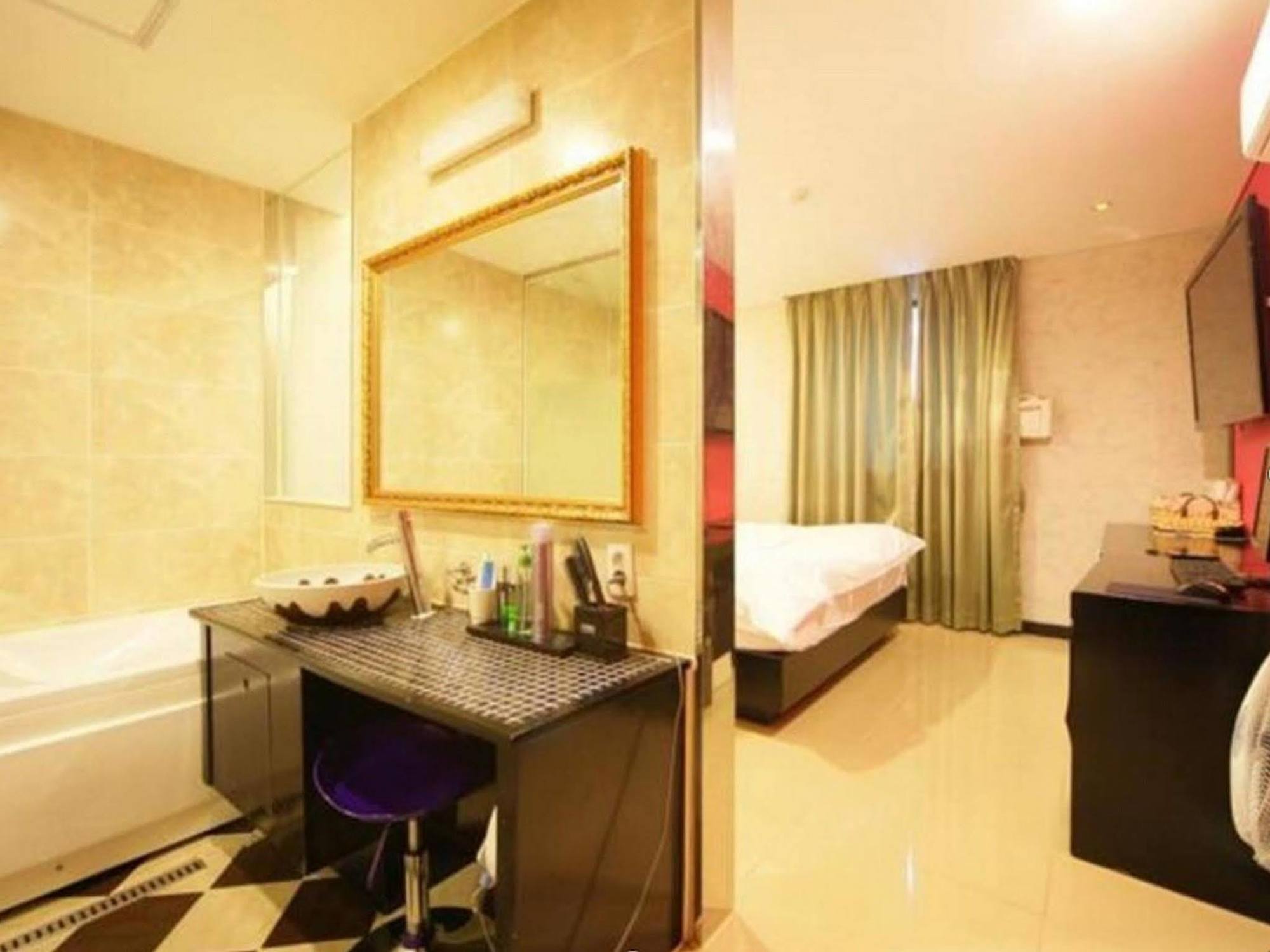 Iris Motel Busan Extérieur photo