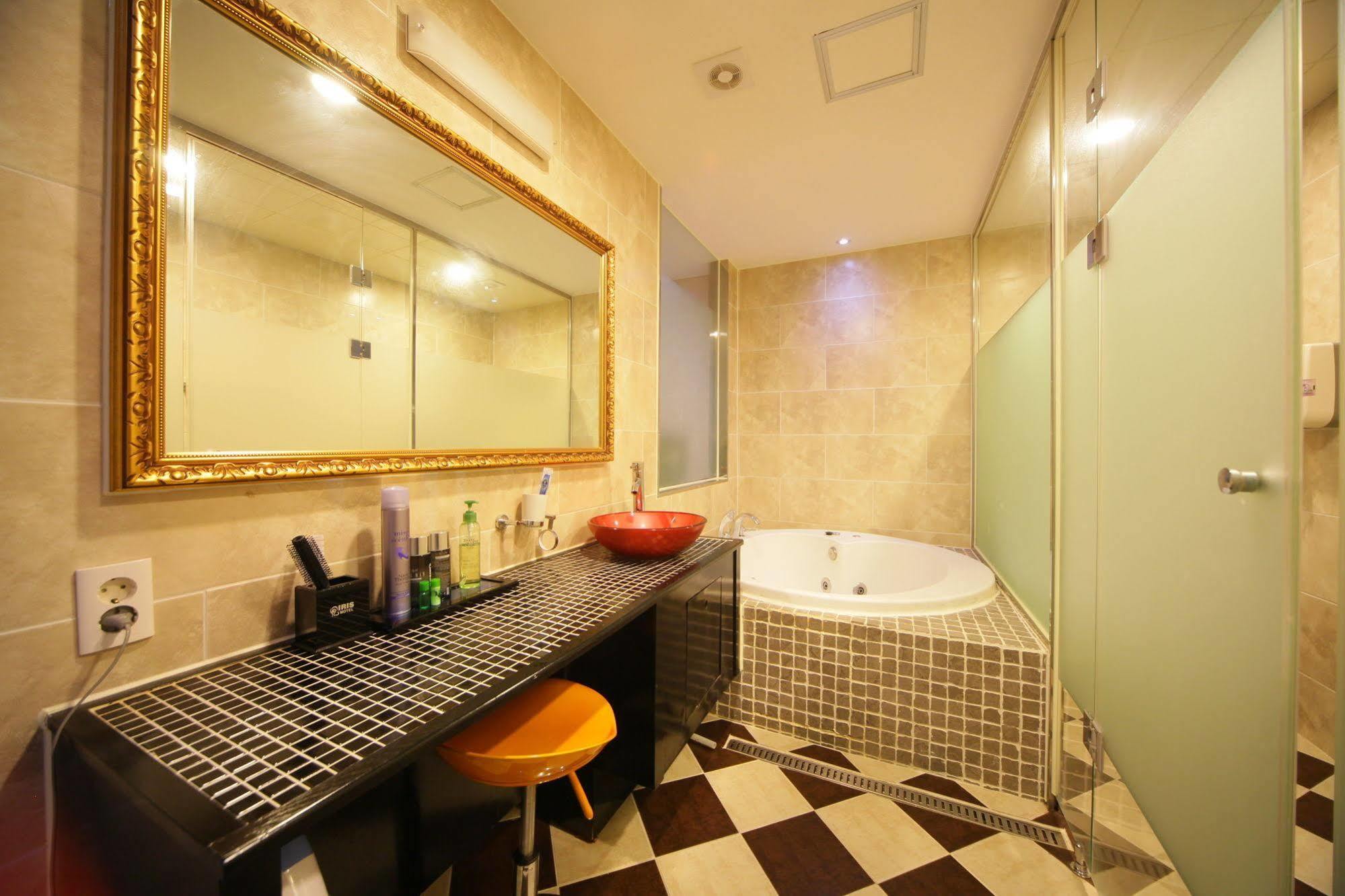 Iris Motel Busan Extérieur photo