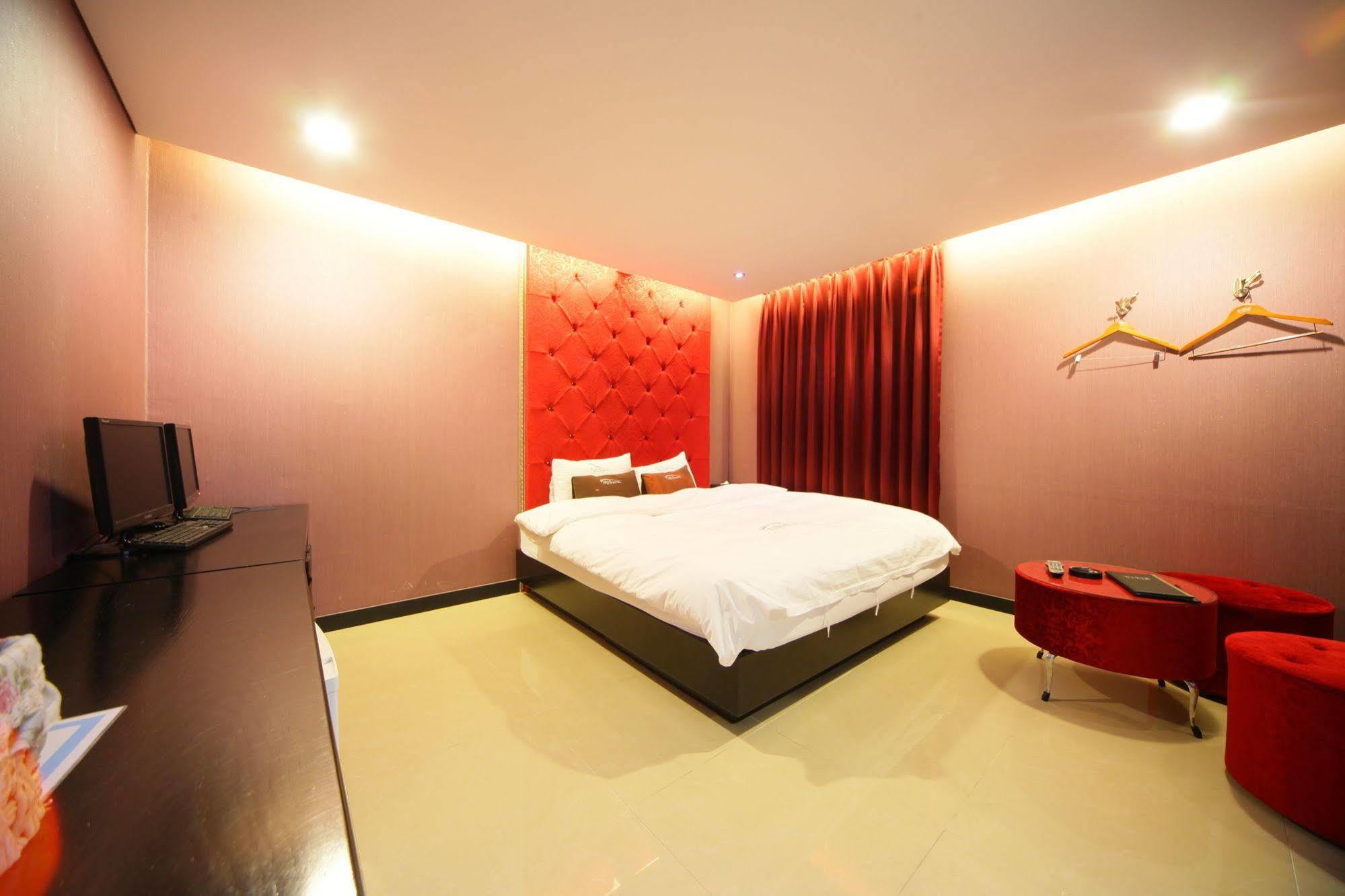 Iris Motel Busan Extérieur photo