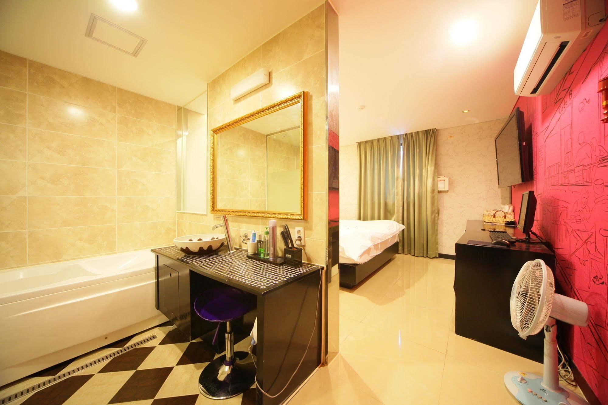 Iris Motel Busan Extérieur photo