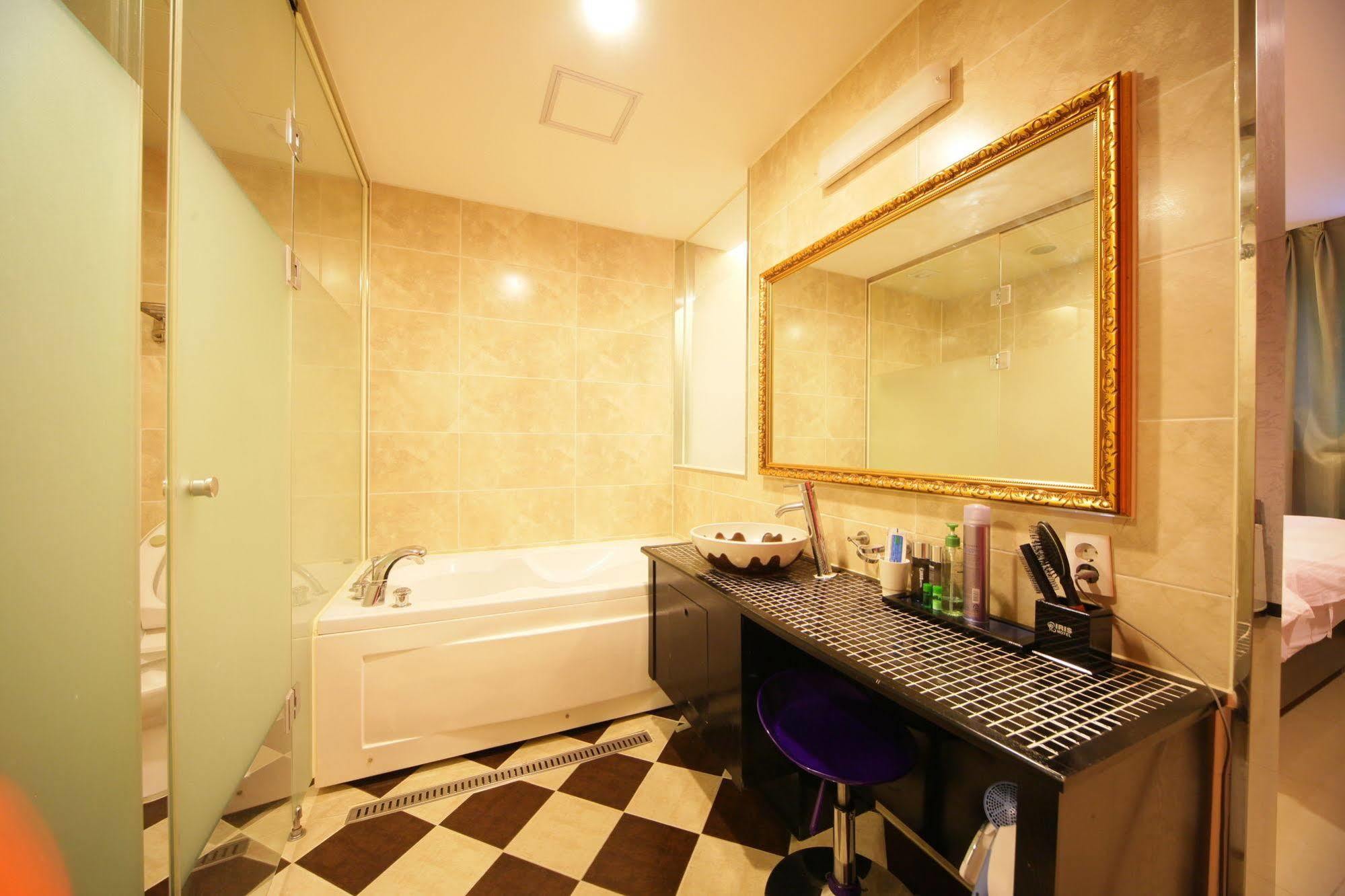 Iris Motel Busan Extérieur photo